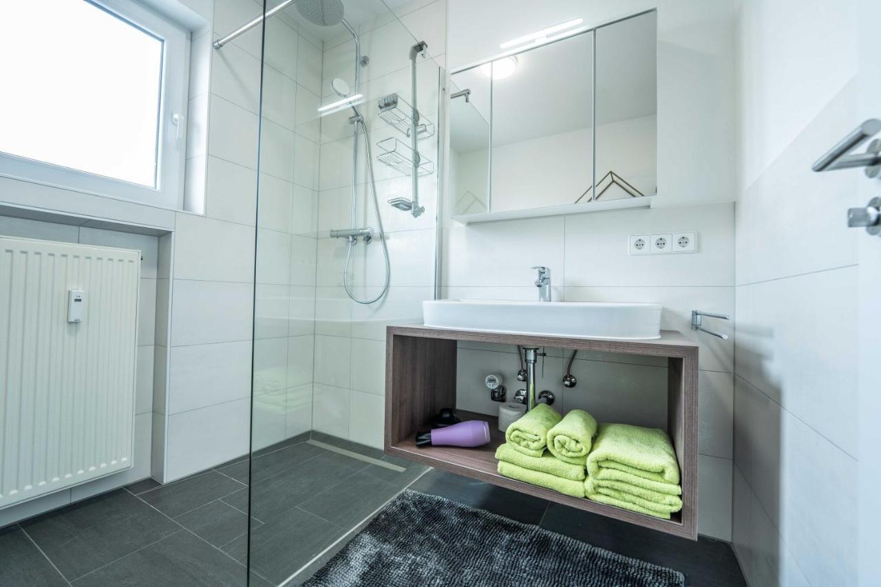 City Wohnung Fn L 5 Klimatisiert Mit Balkon Und Kueche Friedrichshafen Luaran gambar