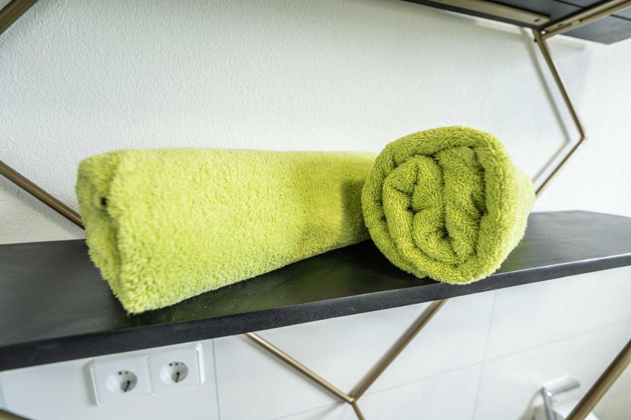 City Wohnung Fn L 5 Klimatisiert Mit Balkon Und Kueche Friedrichshafen Luaran gambar